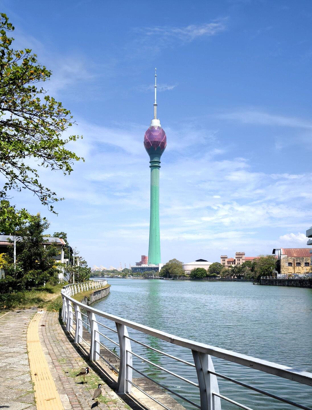Der Lotus Tower am Beira-See