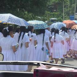 Mädchenschule geht zum Sportfest