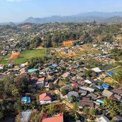 Ein nördlicher Aussenbezirk von Chiang Rai von oben ...
