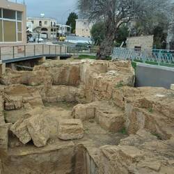 Ausgrabungen an jeder Ecke.