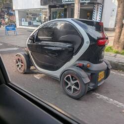 A tiny Twizy