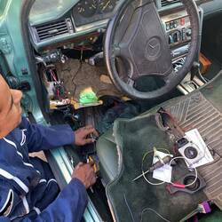 Bin in einer "Autoreparaturstraße" unterwegs. Beeindruckend!