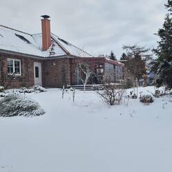 ...und zu Hause auch 😊. Kamin anfeuern 🔥, Schnee schieben und ankommen 🙋‍♂️🐕‍🦺🙋‍♀️.