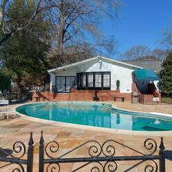 Der Pool von Graceland.