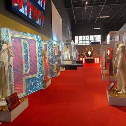 Jetzt die Kostümabteilung.