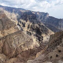 Am Viewpoint Jabel Shams - nein das Bild ist nicht schief