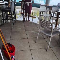 Einmal Land-Unter nach Wolken-Bruch