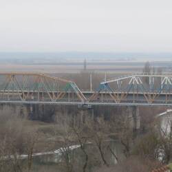 Brücke in transnistrischen und russischen Flaggen gestrichen