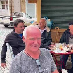 ..und auf einmal sind wir mitten im Getümmel, Essen gut und günstig noch dazu 👏🏻😁