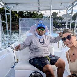 Bootstour mit Deb und Peter. Links unser Guide