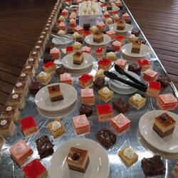 Und schön hergerichtete Nachspeisen