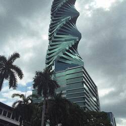 F & F Tower in der Innenstadt