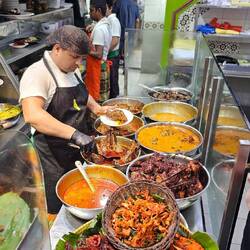 Richtig lokal indisch Essen.