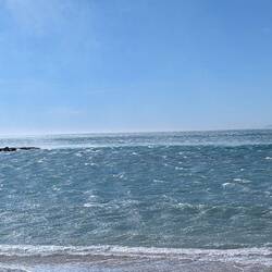 Die Gischt stiebt in den Himmel