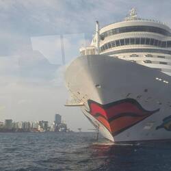 Diva auf Reede vor Male