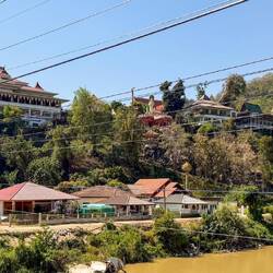 Blick auf Wat Thaton im Städchen Thaton am Mae-Kok-Fluss