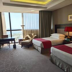 Unser neues Zuhause in der 33. Etage mit Aussicht auf den Königspalast