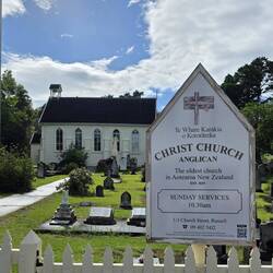 Morning tour of Russell