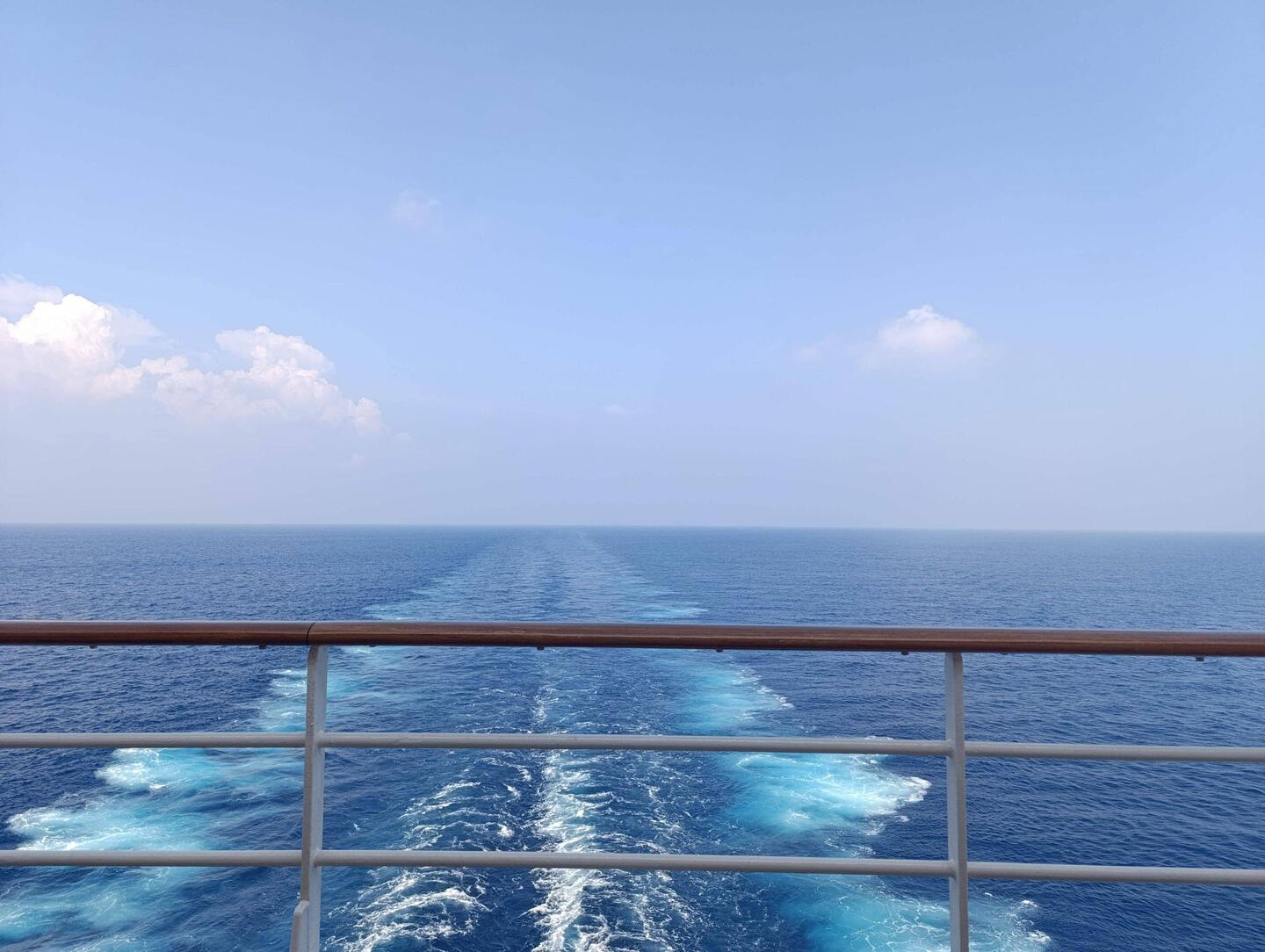 Stressabbau: Mein neuer Platz: Deck 10, Lanai Bar