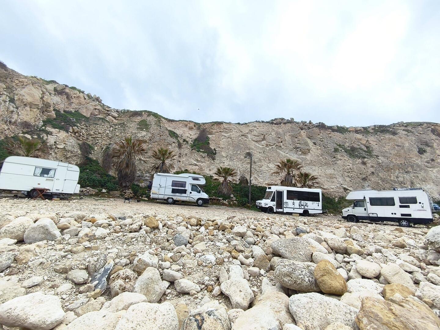 V. l. n. r. Amanda, wir (RCPC), Glenn, der Whisky-Freund