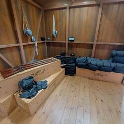 Ein nachgebauter Eisenbahnwagen.