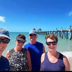 ... für einen langen Strand Spaziergang in Naples...