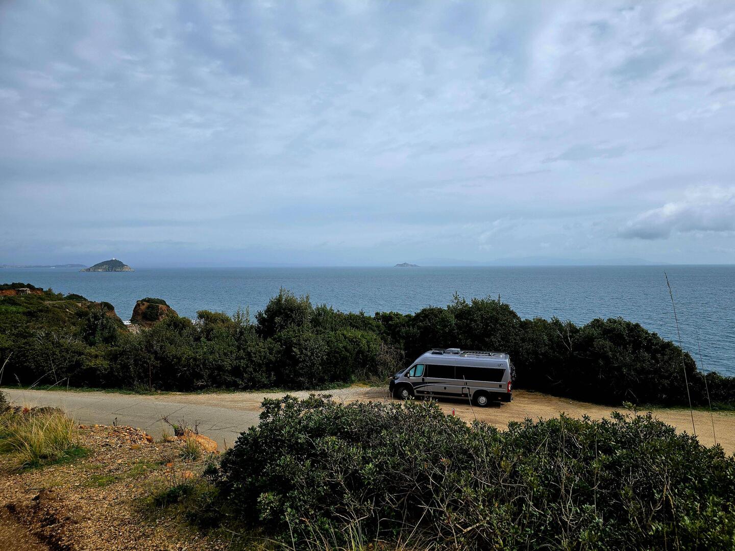 Bonusa pustiva ob cesti...