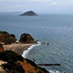 ...poglej tisti beli AD kje je našel plac... 😍