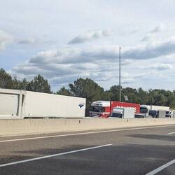 Kilometerlanger Stau - zum Glück auf der Gegenfahrbahn