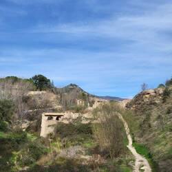 Der Weg durch die Schlucht.