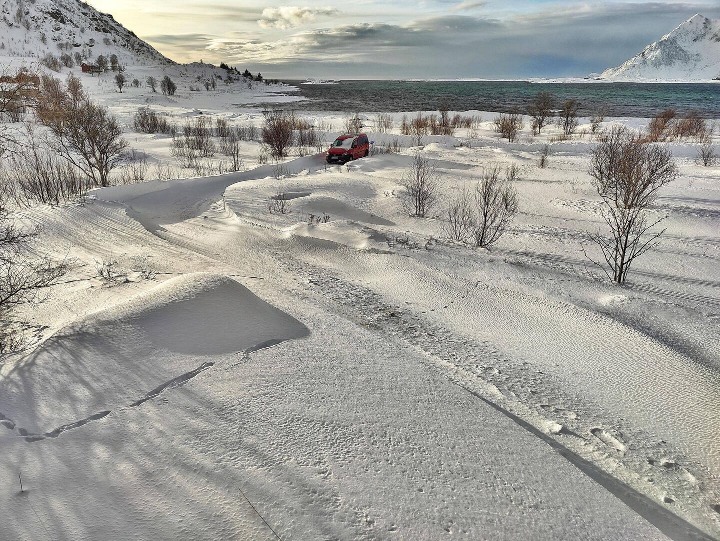 An den Rändern schon wieder mit Verwehungen...