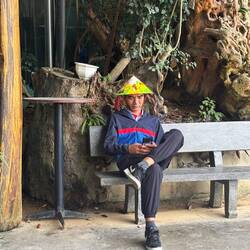 Driver Ha with the tour hat