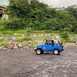 Jeeptour durch den Fluss