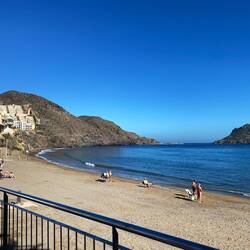 Die ersten Badegäste gibt es auch schon