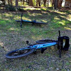 Počitek... Toni gre pogledat bliže rudnik...