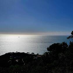 ...meni je dovolj pogled na morje...