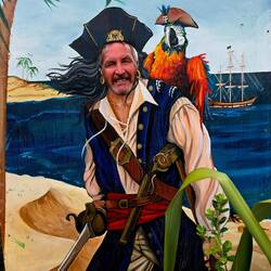 Captain Tom (grrrr...😉)