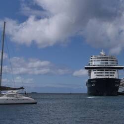 Im Vergleich ist unsere Artania recht klein!