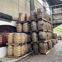 was so ein Fass Rum wohl kostet?