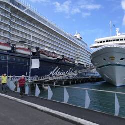Vergleich - Mein Schiff--Artania