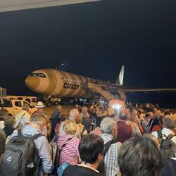 Wir warten auf den Flieger