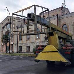 Die LKW'S fahren hier übrigens zumeist mit Gas.