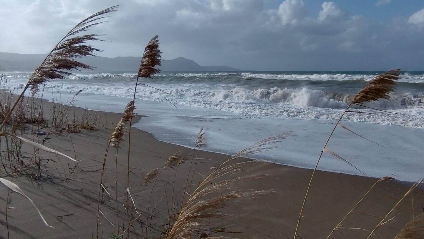 Bei diesem Wellengang ist baden wieder keine gute Idee.