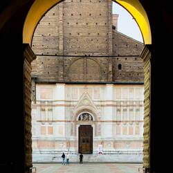 Basilica di San Petronio ... Piazza Maggiore — Bologna, Italy.