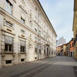 Palazzo dei Bentivoglio ... on the way into the city center — Ferrara, Italy.