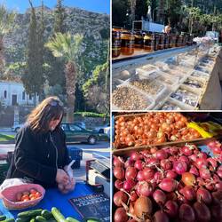 Honig,Zwiebel,Eier,alles muss mit und die Tante mit der Zigarette soll auch etwas Umsatz machen 🙈😆