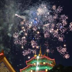 Und plötzlich ein mega lautes Feuerwerk.