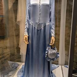 Furchtbares Schicksal: Hochzeitskleid gerettet, die Braut ertrank.