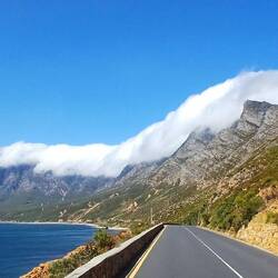 die Walze drückt sich über den Berg