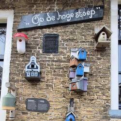 Und auch Häuser für die vielen Vögel.